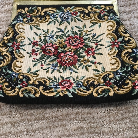 Tapestry floral small handbag with gold chain handle - Picture 3 of 11